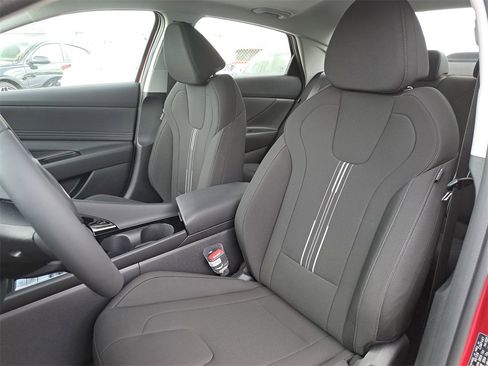 New 2024 Hyundai Elantra SEL w/ Convenience Package image 14