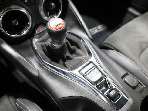 Used 2020 Chevrolet Camaro SS RWD image 19
