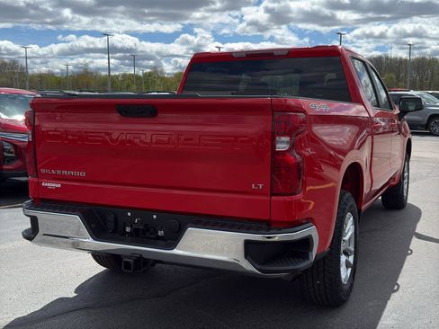 Used 2022 Chevrolet Silverado 1500 LT AWD/4WD image 5