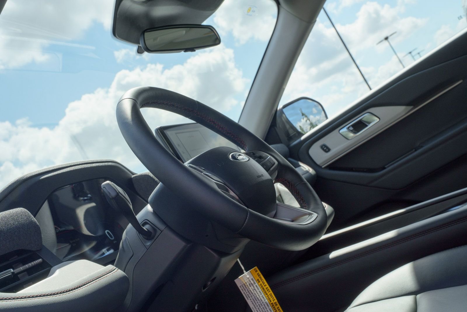 New 2026 Ford Explorer Active w/ Active Comfort Package RWD image 16