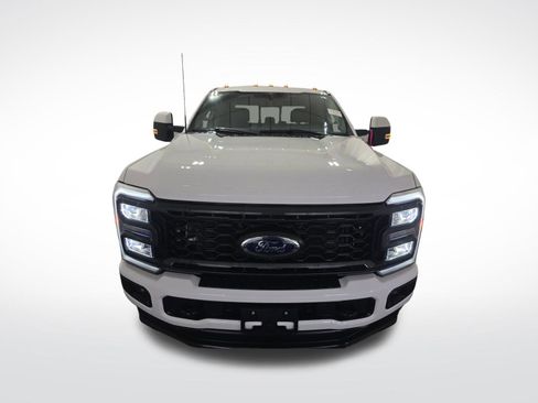 Used 2023 Ford F250 Lariat w/ Sport Appearance Package AWD/4WD image 2