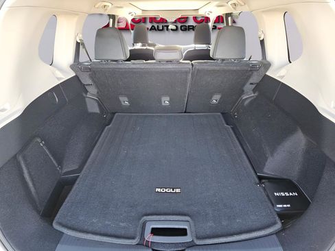 Used 2023 Nissan Rogue SV w/ SV Premium Package image 34