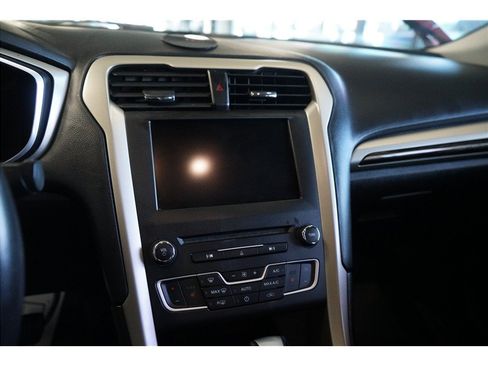 Used 2016 Ford Fusion SE w/ Equipment Group 202A FWD image 20