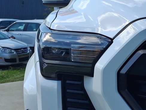 Certified 2024 Toyota Tacoma TRD Sport AWD/4WD image 9