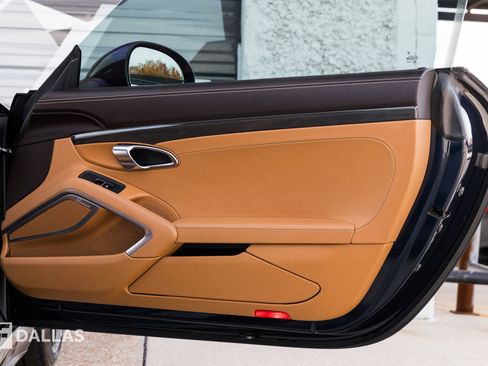 Used 2018 Porsche 911 Turbo S image 37