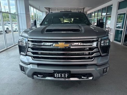 Used 2025 Chevrolet Silverado 3500 High Country w/ High Country Premium Package AWD/4WD image 2