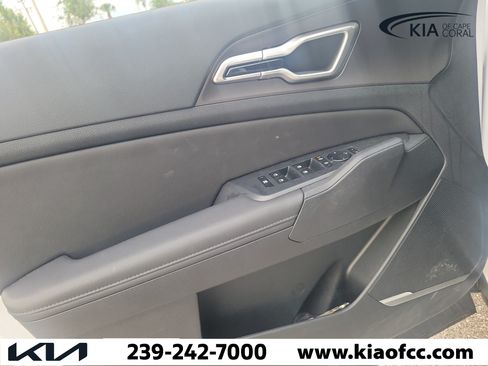 Certified 2026 Kia Sportage EX w/ EX Panorama Roof Package FWD image 24
