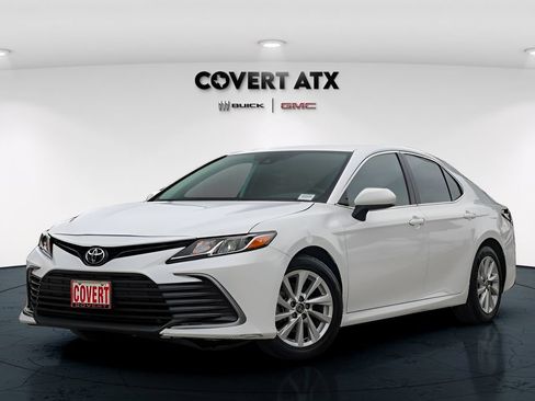 Used 2024 Toyota Camry LE FWD image 2