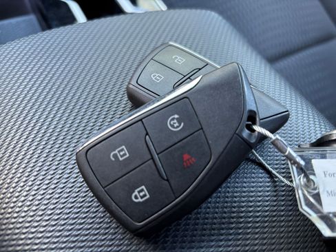 Used 2025 Chevrolet Equinox LT AWD/4WD image 24