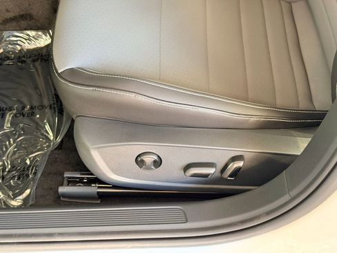 New 2026 Volkswagen Jetta SE FWD image 25