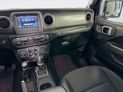 Used 2023 Jeep Gladiator Sport AWD/4WD image 22