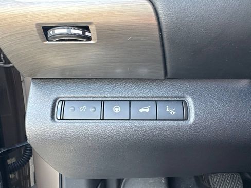 Used 2024 Nissan Pathfinder Platinum w/ Cargo Package AWD/4WD image 14