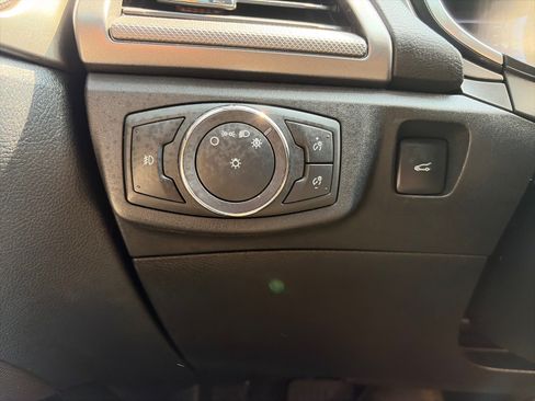 Used 2019 Ford Fusion SE w/ Equipment Group 151A FWD image 27
