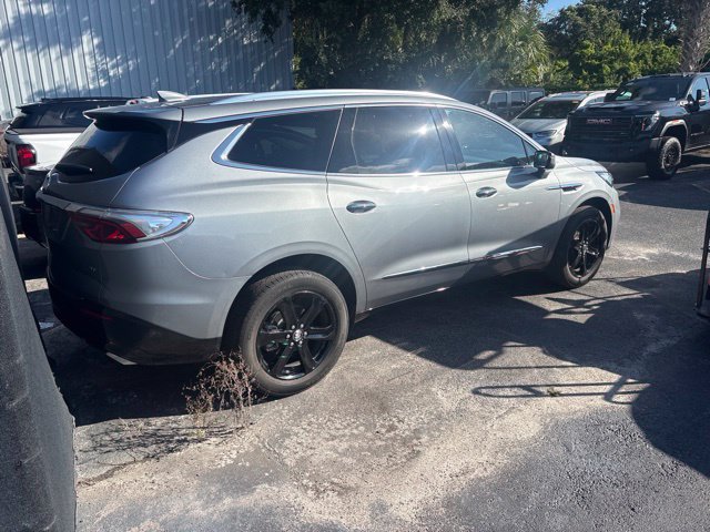 Used 2024 Buick Enclave Essence w/ Sport Touring Edition FWD image 6