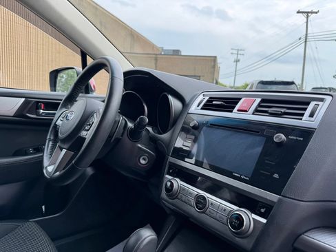 Used 2017 Subaru Outback 2.5i Premium AWD/4WD image 27