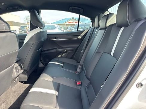 Used 2025 Toyota Camry SE image 11