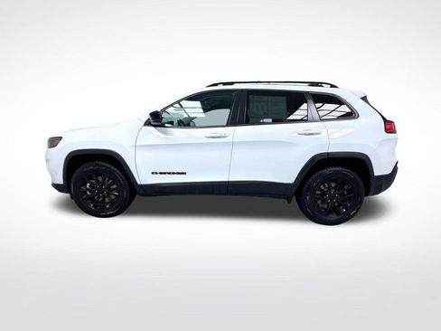 Used 2023 Jeep Cherokee Altitude Lux AWD/4WD image 3