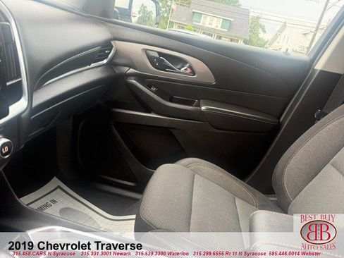 Used 2019 Chevrolet Traverse LT FWD image 8