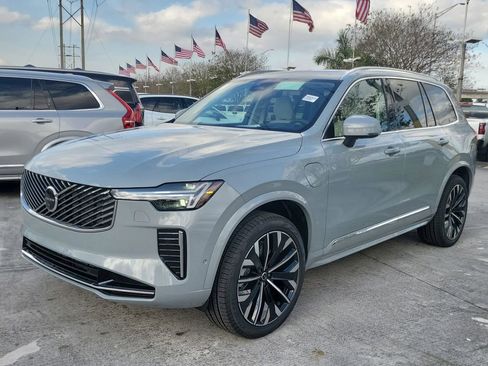 New 2026 Volvo XC90 T8 Ultra w/ Protection Package Premier AWD/4WD image 4