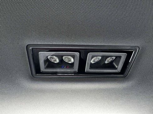 Used 2022 Volkswagen Golf R AWD/4WD image 45