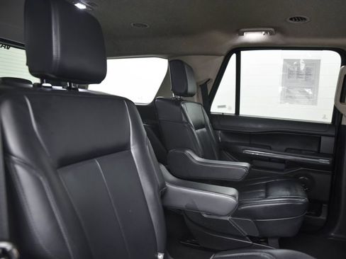 Used 2023 Ford Expedition XLT image 17