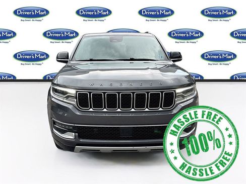 Used 2024 Jeep Wagoneer L Series II RWD image 2