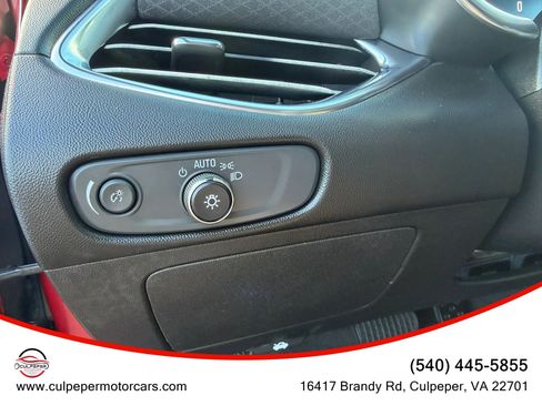 Used 2017 Chevrolet Malibu LT FWD image 18