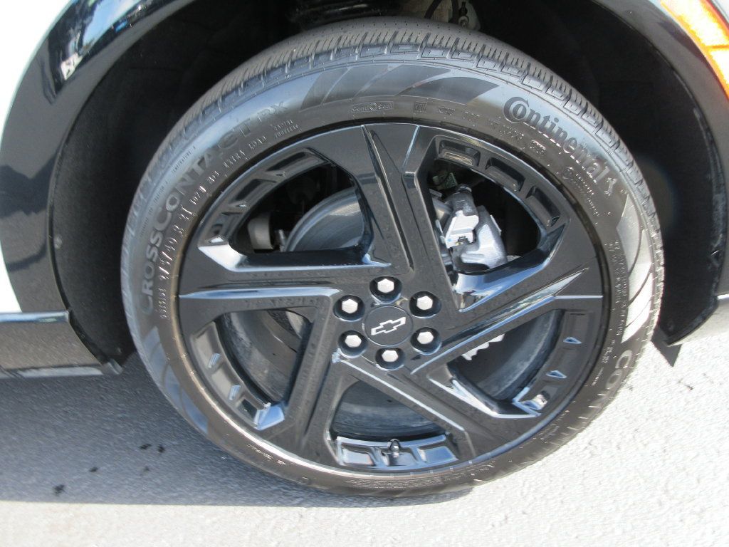 Certified 2024 Chevrolet Equinox EV RS FWD image 9