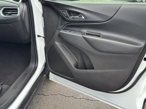 Used 2018 Chevrolet Equinox LT FWD image 15