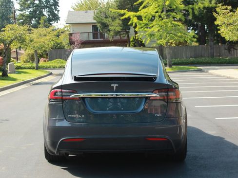 Used 2017 Tesla Model X 75D AWD/4WD image 6