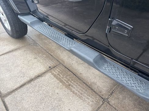 Used 2013 Jeep Wrangler Unlimited Sahara w/ Trailer Tow Group image 9