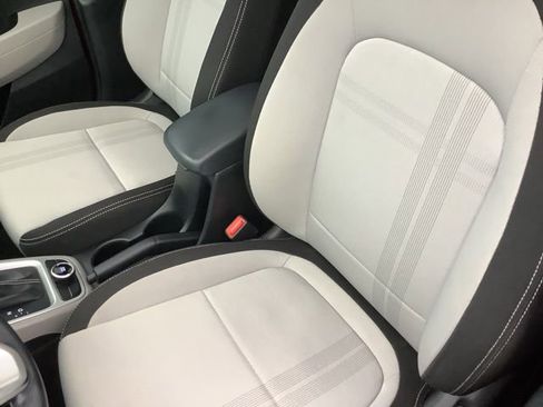 Certified 2023 Hyundai Venue SEL image 17