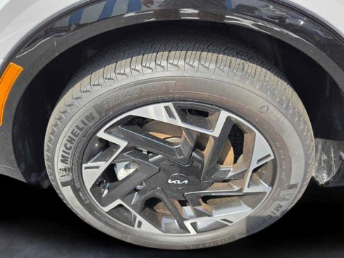Used 2025 Kia Sportage SX AWD/4WD image 9