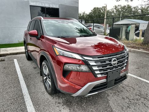 Used 2024 Nissan Rogue SL w/ SL Premium Package FWD image 11