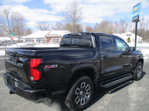Used 2023 Chevrolet Colorado Z71 w/ Z71 Convenience Package 2 image 3