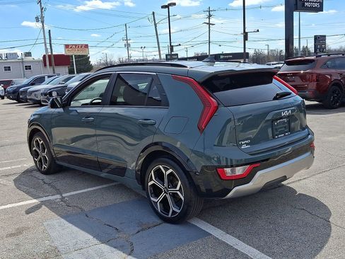 Used 2023 Kia Niro EX Touring image 5