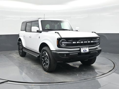 New 2025 Ford Bronco Outer Banks image 15
