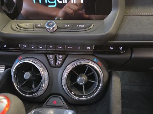Used 2018 Chevrolet Camaro ZL1 RWD image 29