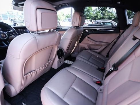 Used 2022 Porsche Macan AWD/4WD image 65