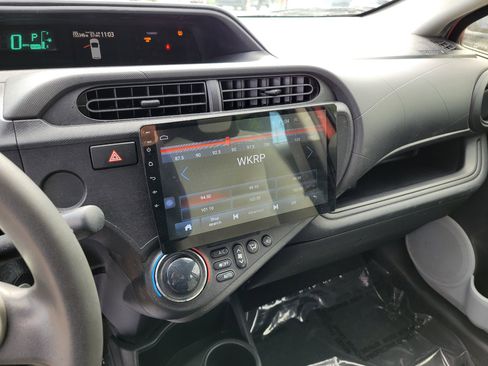Used 2012 Toyota Prius C One FWD image 22