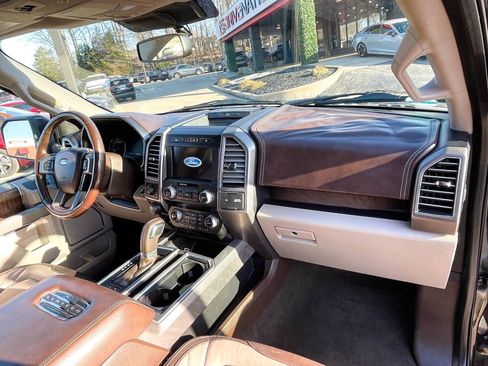 Used 2019 Ford F150 Limited w/ Trailer Tow Package image 10