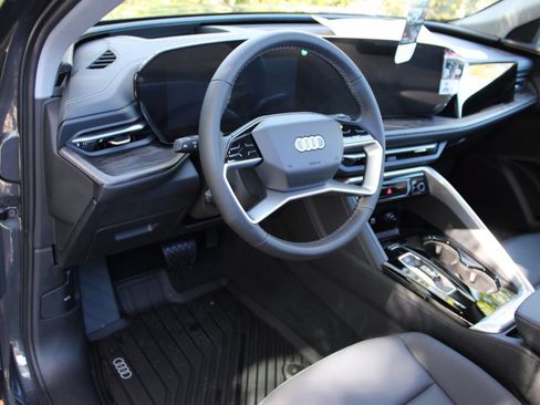 Used 2025 Audi Q5 Premium Plus w/ Premium Plus AWD/4WD image 46