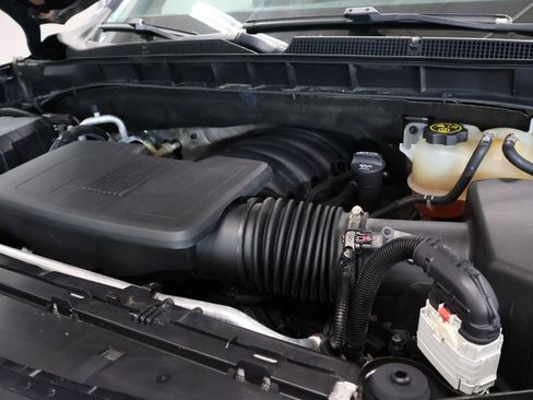 Used 2022 Chevrolet Suburban LT w/ Luxury Package AWD/4WD image 28