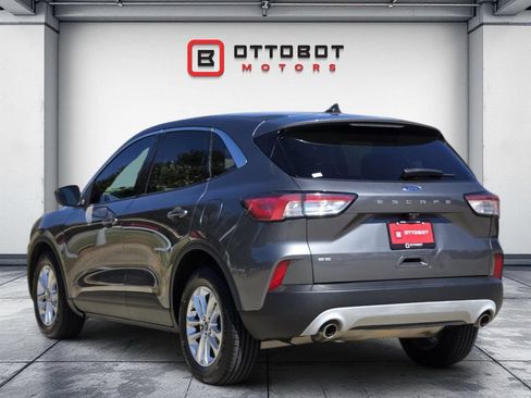 Used 2021 Ford Escape SE FWD image 3