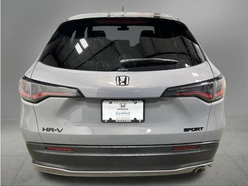 Used 2025 Honda HR-V Sport image 5