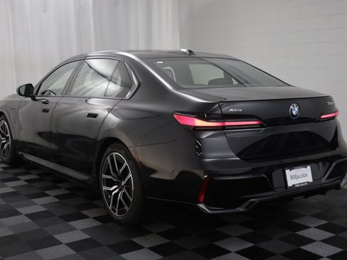 Used 2026 BMW 750e xDrive w/ Premium Package AWD/4WD image 16