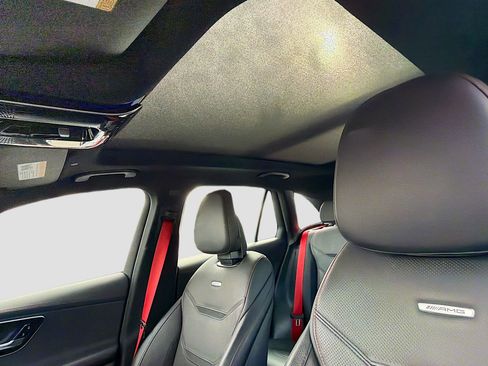 Used 2025 Mercedes-Benz GLC 43 AMG 4MATIC image 27