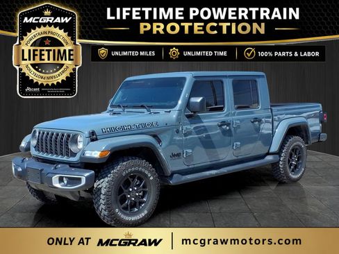 Used 2025 Jeep Gladiator Sport AWD/4WD image 1