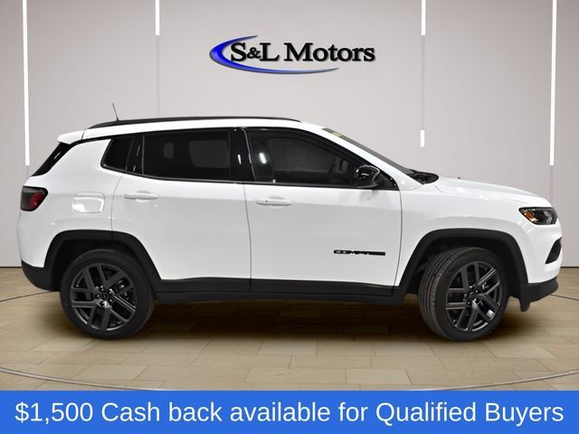New 2026 Jeep Compass Latitude w/ Sun and Sound Group AWD/4WD image 10