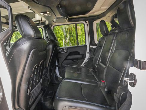 Used 2022 Jeep Wrangler Unlimited Rubicon 4xe w/ Cold Weather Group AWD/4WD image 29